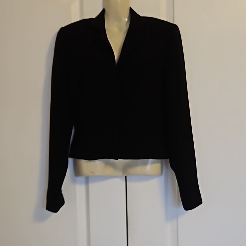 Tristan & Iseut Women's Cropped Blazer Blazer Size 2